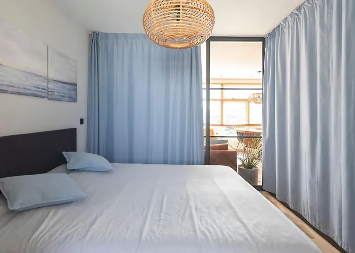 Shell 51 Apartment *