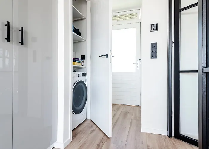 Shell 51 Apartment *